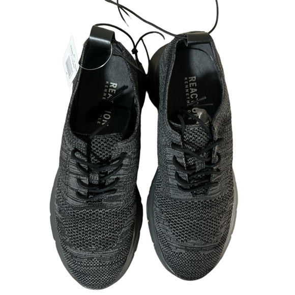 NWT Kenneth Cole Reaction Sneaker - Size 8 - Picture 3 of 7